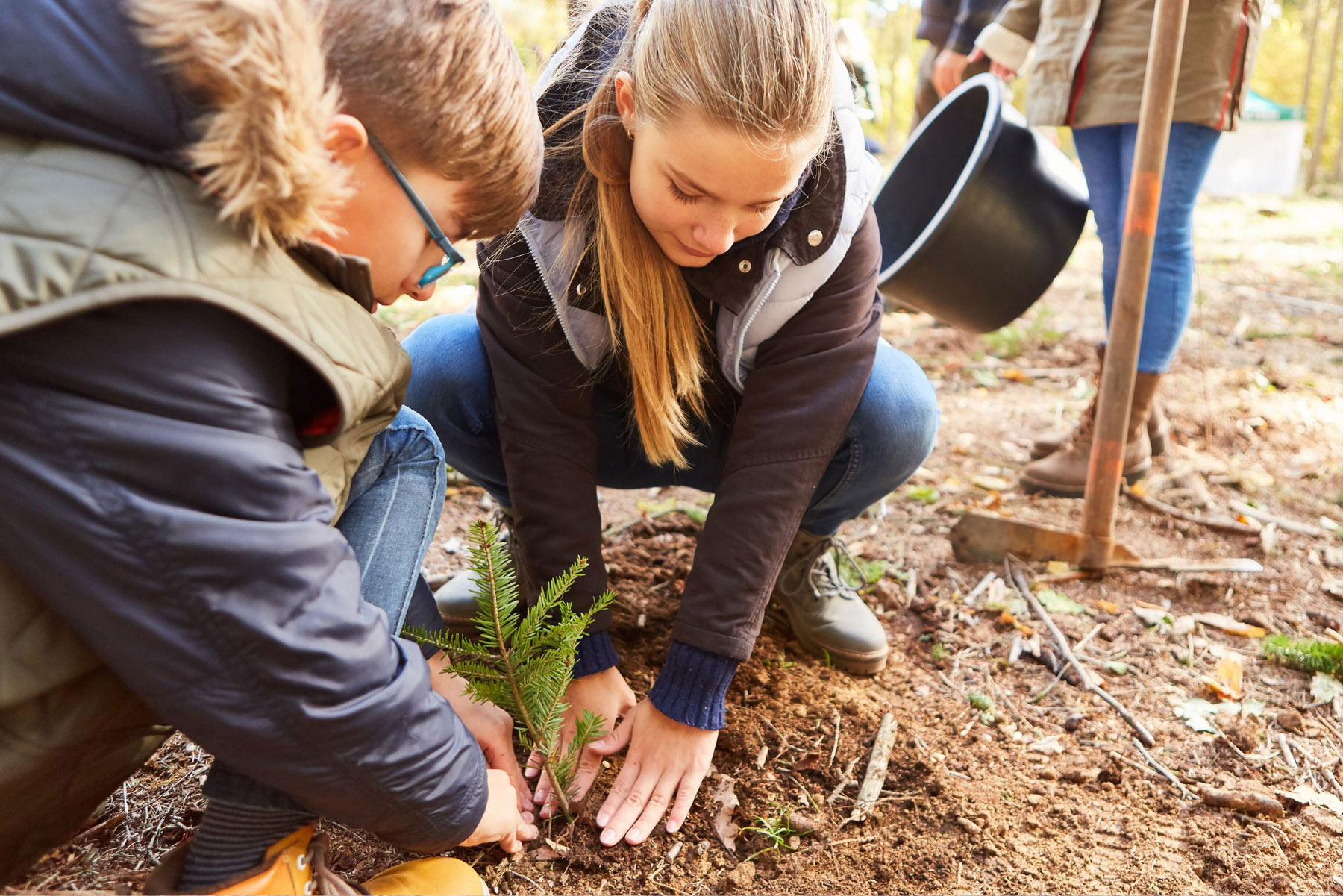 kids-planting-hero-1800